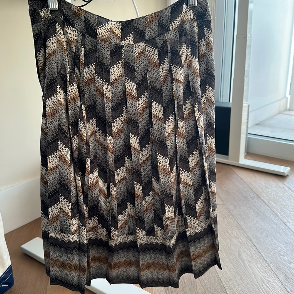 Talbots pleaded skirt size 2P beige/gray